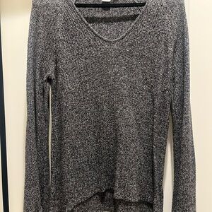 GAP Women's Heather Gray V-Neck Long Sleeve Knit Top
